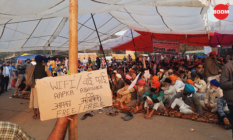 While the protest site near Delhi-UP border near Ghazipur might be a little unorganised, things at Singhu border (Delhi-Haryana) are more controlled and well managed. To the extent that there is free WIFI for those who need it!