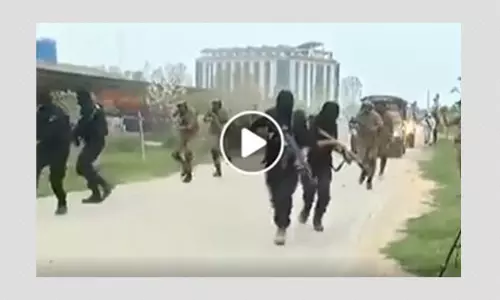 Misleading Post Shows Pakistani Soldiers Hunting For COVID-19 Patients