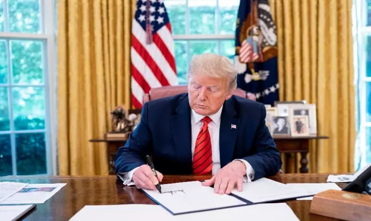 Donald Trump Bars H1B, L-1 Visas Till 2020 End, Tech CEOs Slam Move