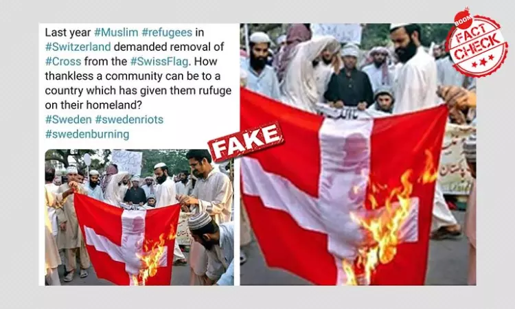 2006 Picture Of Muslims Burning Danish Flag Revived With Fake Claim