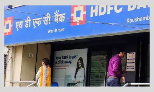 RBI Bars HDFC Bank From Issuing New Credit Cards Due To Outages