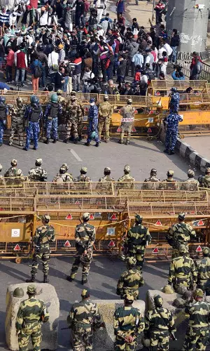 Farmers Protest: Delhi Police Sets Up Barricades Near Protest Sites At Delhi Borders