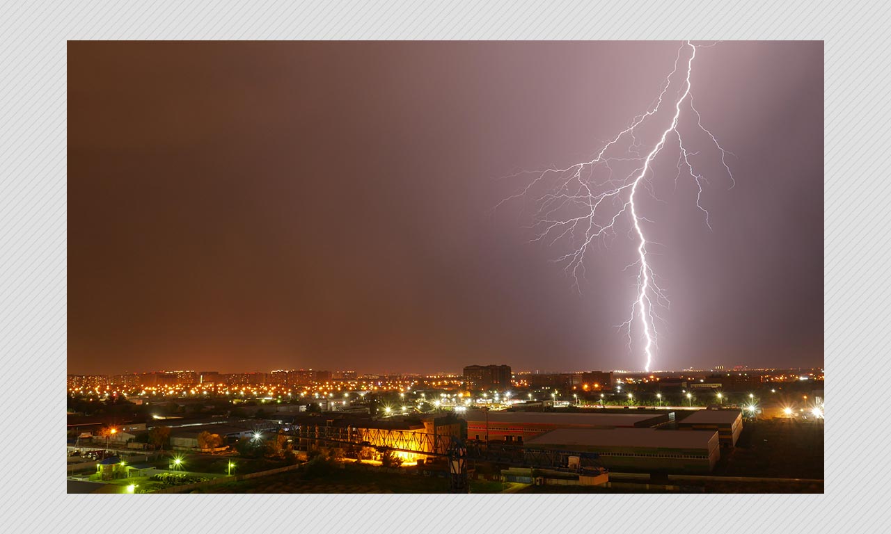 Gurugram Lightning Strike Dos and Don'ts During A Thunderstorm BOOM