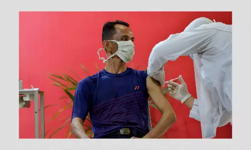 Does COVID-19 Vaccine Increases Risk Of Catching The Virus? A Fact Check