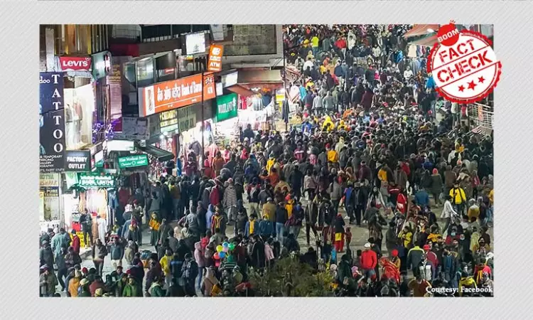 Old Photo Of A Crowded Street In Manali Revived As Recent