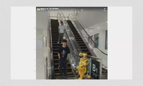 Video Of Robots Attacking Shoppers Is Computer-Generated