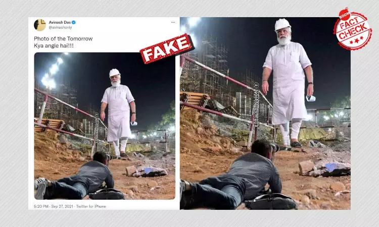 This Viral Photo Of PM Modi With Photographer In The Frame Is Morphed