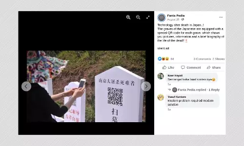 Chinese Memorials Shared Japanese Gravestones Cemeteries With QR Codes