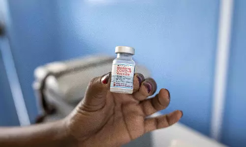 Citing Flawed Experiment, US Osteopath Says Covid-19 Vaccines are Dangerous