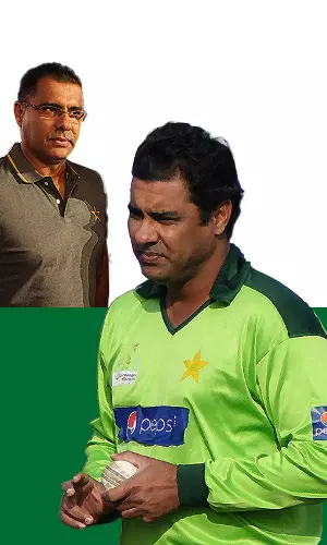 Waqar Younis Apologises For Namaz Among Hindus Comment After Facing Flak