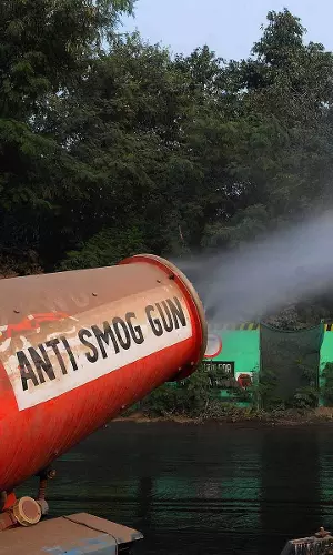 Schools Shut, Lockdown On Cards: Delhi Battles Severe Air Pollution