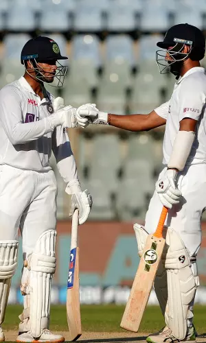 India v New Zealand 2nd Test: India Retaliates As NZ Bowled Out For 62, End Day Two At 69/0