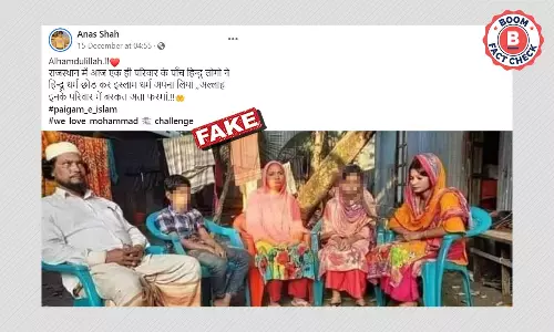 No, Photo Does Not Show Hindu Family Embracing Islam In Rajasthan