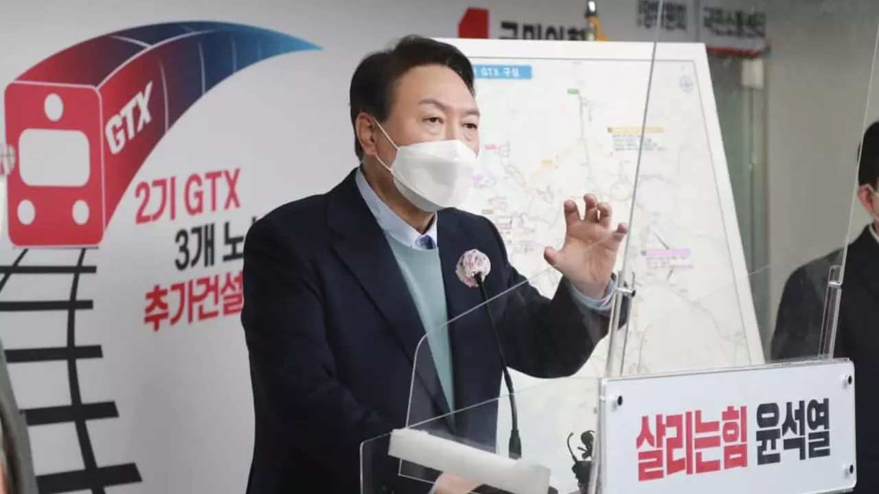 Satirical Image Of South Korean Presidential Candidates Head-Shaking Habit Shared Misleadingly