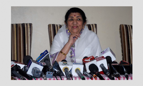 Singer Lata Mangeshkar, Indias Nightingale, Dies At 92