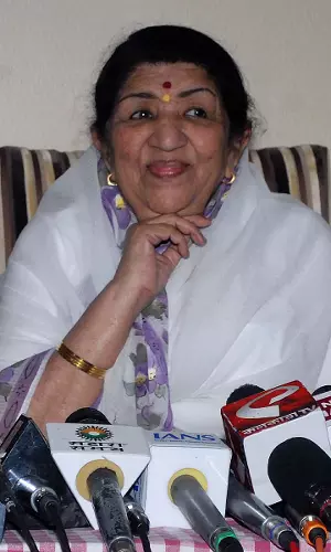 Legendary Singer Lata Mangeshkar, Indias Melody Queen, Dies At 92