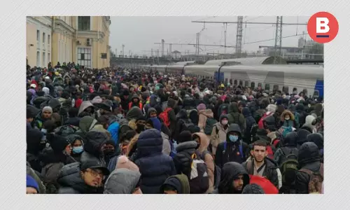 Indian Students Stranded At Kharkiv Station, Govt Advises Start Walking
