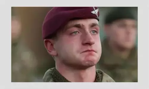 Fact Check: Does This Image Show Ukrainian Soldier After Russian Attack?