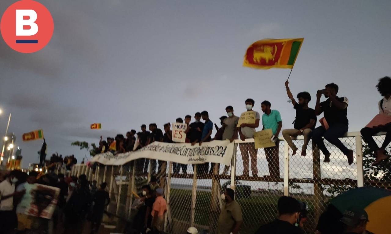 'Gota Go Home': Protesters Throng Galle Face Demanding Rajapaksa's ...