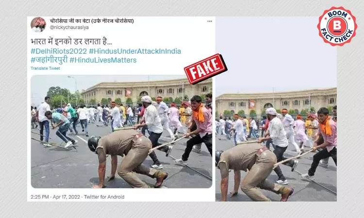 This Photo Does Not Show Recent Communal Clashes In Delhi