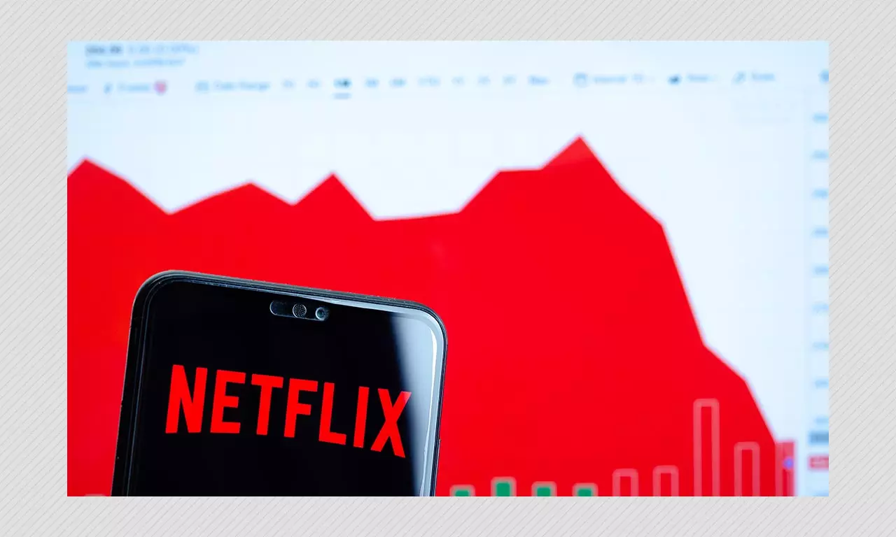 Netflix Shares Crash 35%: Heres Why It Is Losing Subscribers