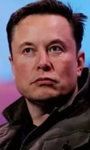 Elon Musk Jokes About Buying Manchester United In Viral Tweets