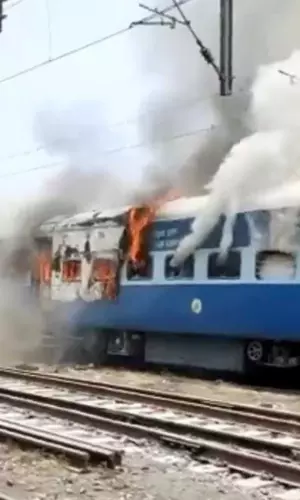 Agnipath Scheme: Violent Protests Break Out In Bihar As Army Aspirants Question Job Security, Pension