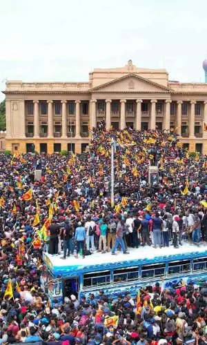 Sri Lanka: Thousands Of Protesters Break Into Presidents House, Demand Resignation