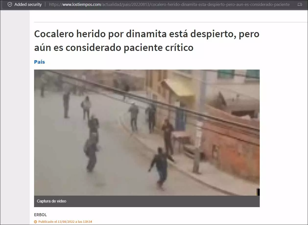 The headline translates to: Coca farmer injured by dynamite is awake, but is still in critical condition The headline translates to: Coca farmer injured by dynamite is awake, but is still in critical condition