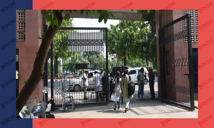 Police Imposes Section 144 Inside Jamia Campus But No One Knows Why