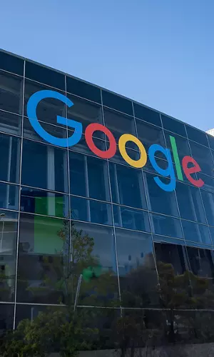 Surge In Google’s Emissions By 48% Since 2019, AI And Data Centres Blamed
