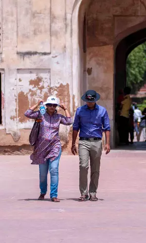 India Faces 40,000 Suspected Heat Stroke Cases, 100+ Deaths By Mid-June: UN Report