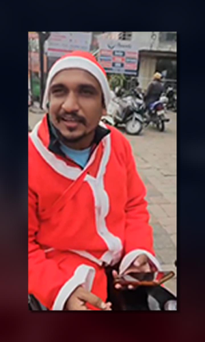 Indore: Zomato Agent Forced to Remove Santa Costume by Hindu Group