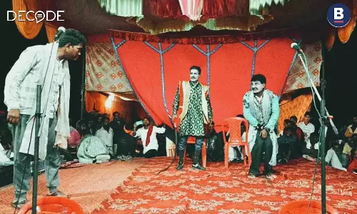 The Folk Stars of Nautanki Are Going Viral. They Don’t Know Who Put Them Online