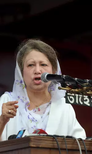 Khaleda Zia, Bangladesh’s First Woman Prime Minister, Dies At 80