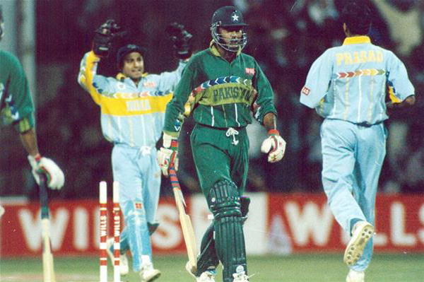 1996 venkatesh-prasad-vs-aamir-sohail-india-pakistan-1996