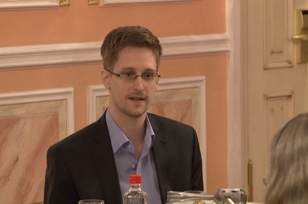 Edward_Snowden_2013-10-9_(1)