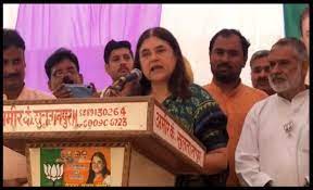 The image is a screenshot from the video of Maneka Gandhi speaking to Muslim voters at Sultanpur in Uttar Pradesh.